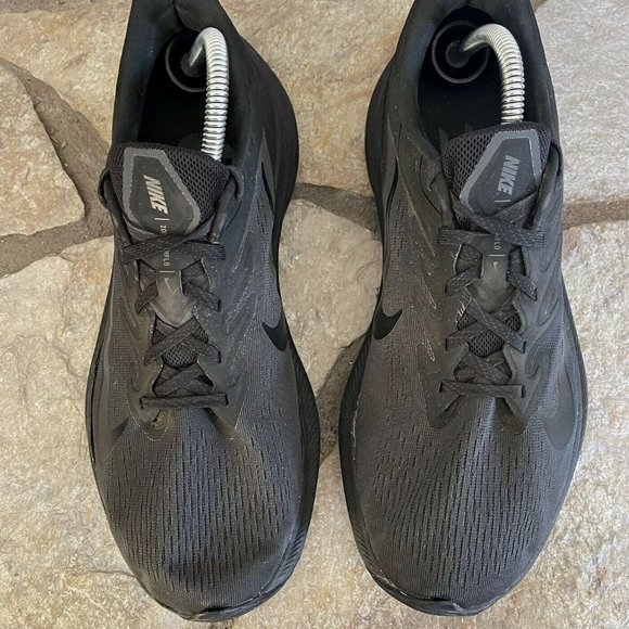 Nike Mens Size 10 Zoom Winflo 7 Black Running Shoes - Picture 3 of 9